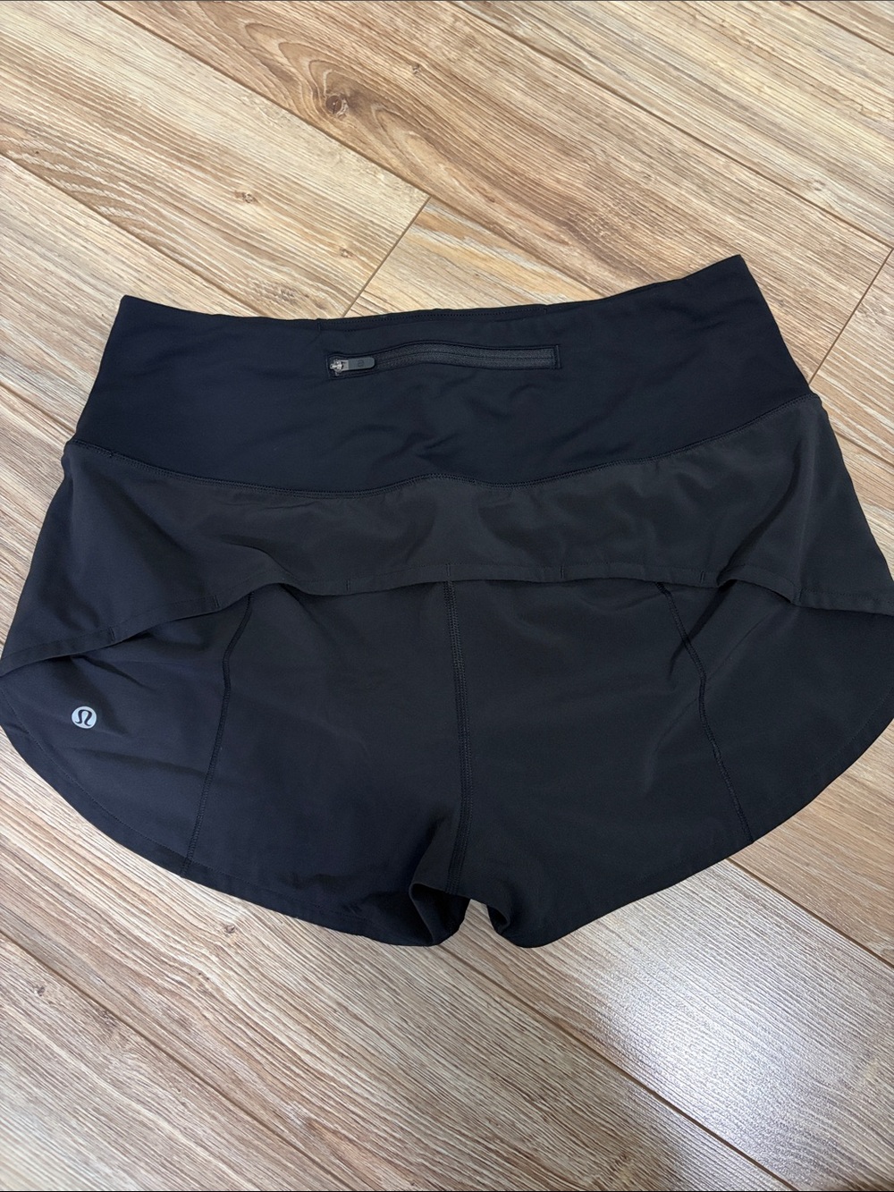 Lululemon Speed Up Short High Rise 2.5” - Picture 2 of 4